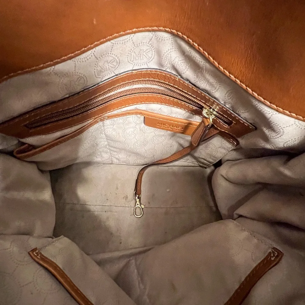 Handbag - Picture 3 of 4